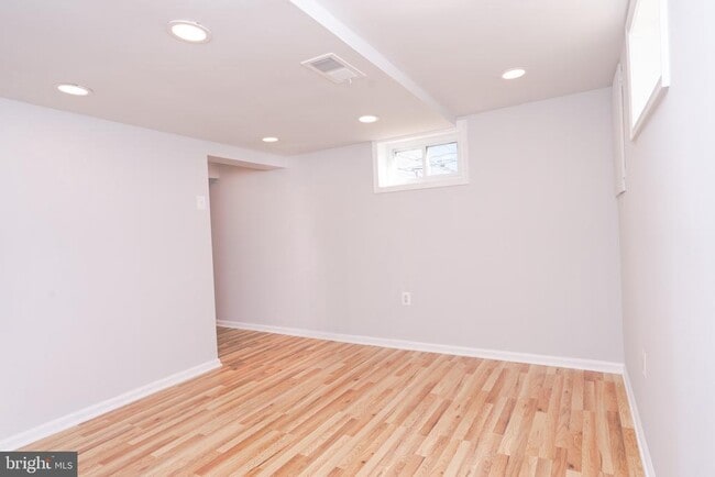 Building Photo - 10026 Lorain Ave