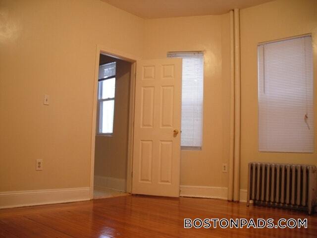 Building Photo - 46 Wildwood St