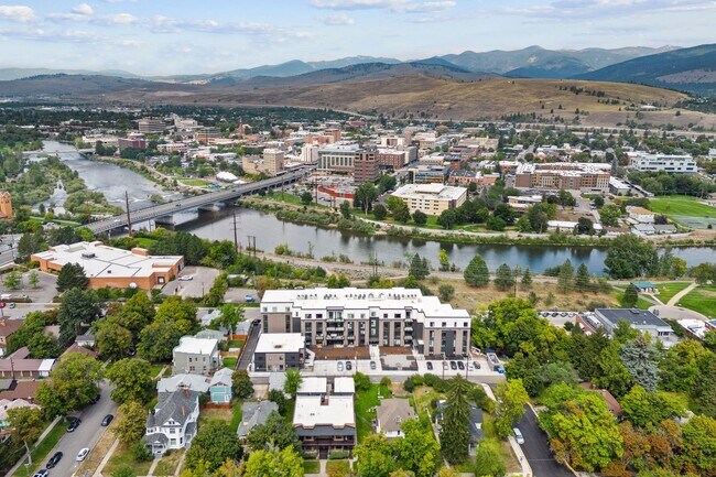 Building Photo - Hip Strip Furnished Condo in Reed Building $2,500 / Month - DATES NEGOTIABLE