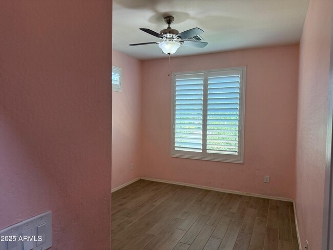 Building Photo - 6826 W Charter Oak Rd