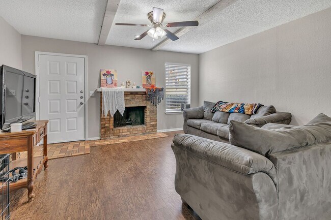 Building Photo - 3808-3814 Coates Circle
