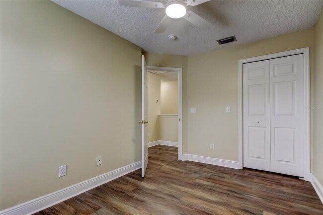 Building Photo - 6101 Lanshire Dr