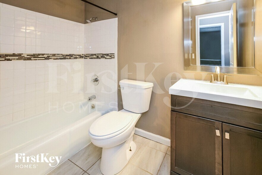 Building Photo - 9570 Gemini Dr