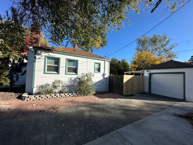 Building Photo - 920 Vine St