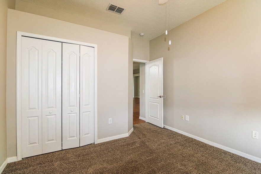 Building Photo - 3731 Braemere Dr