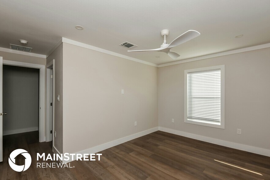 Building Photo - 2120 Belzise Terrace