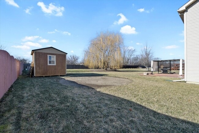 Building Photo - 705 Bergamot Dr
