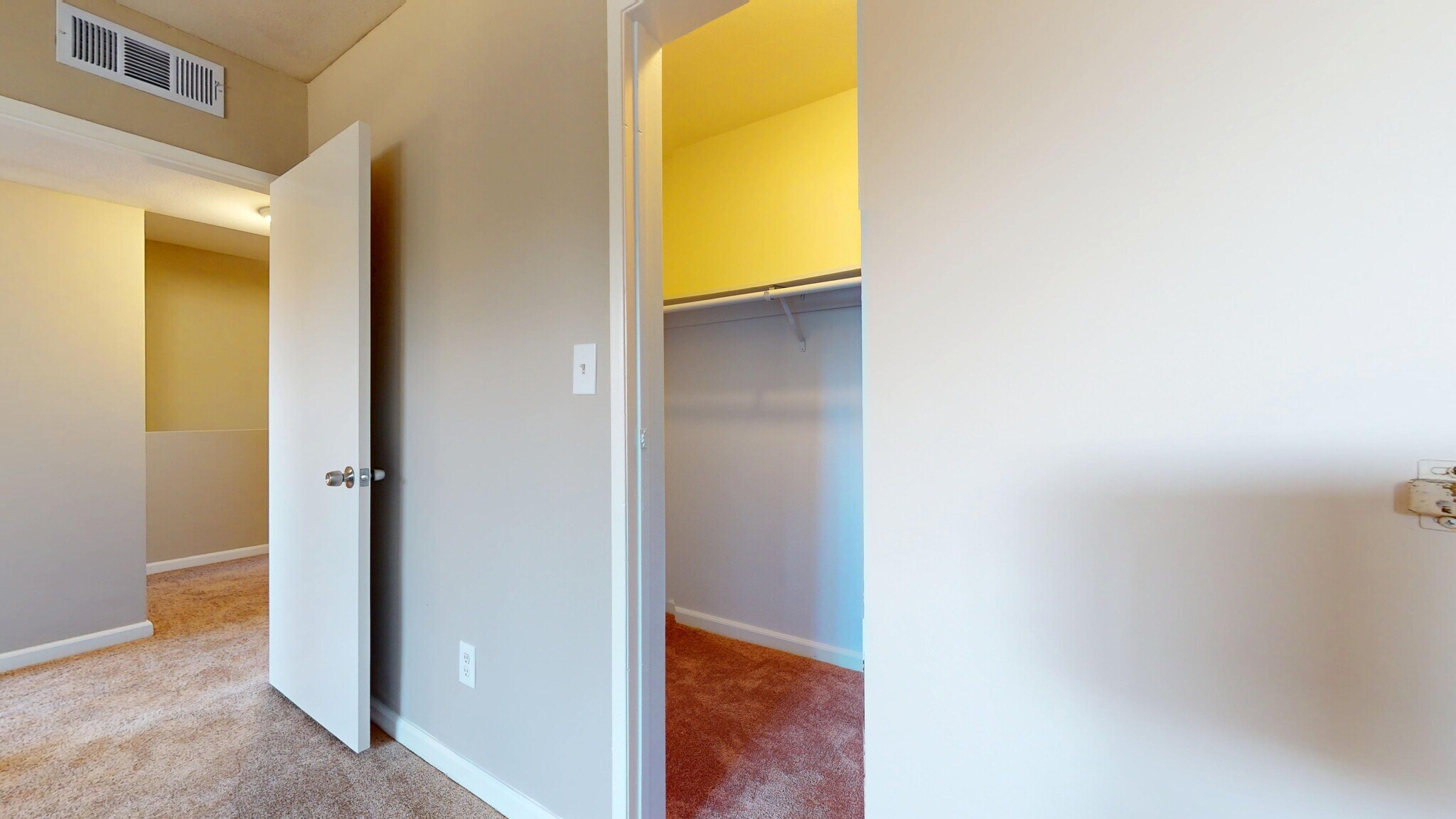 Building Photo - 20251 Cohasset St