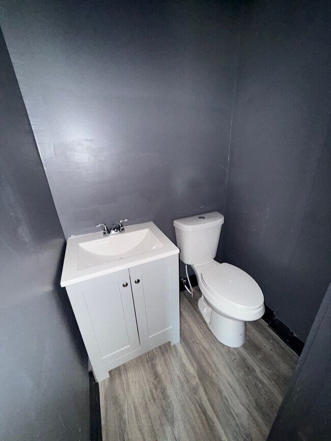 Building Photo - Fully Renovated 3BR Home in East Memphis – Section 8 Welcome