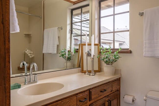 Building Photo - 1 Bed Condo in the Heart of Carmel-by-The-...