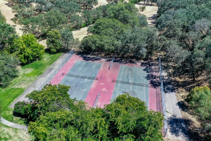 Tennis courts - 9200 Madison Ave