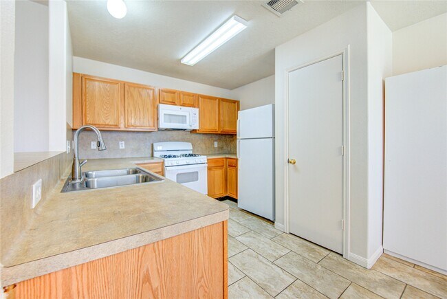 Building Photo - 21603 Juniper Meadows Dr