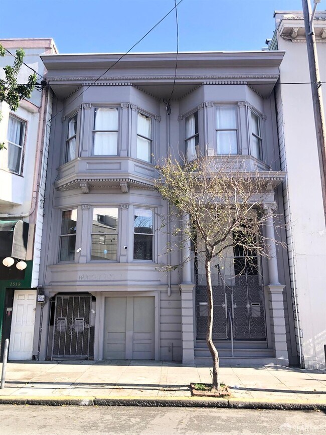 Building Photo - 257 Church St