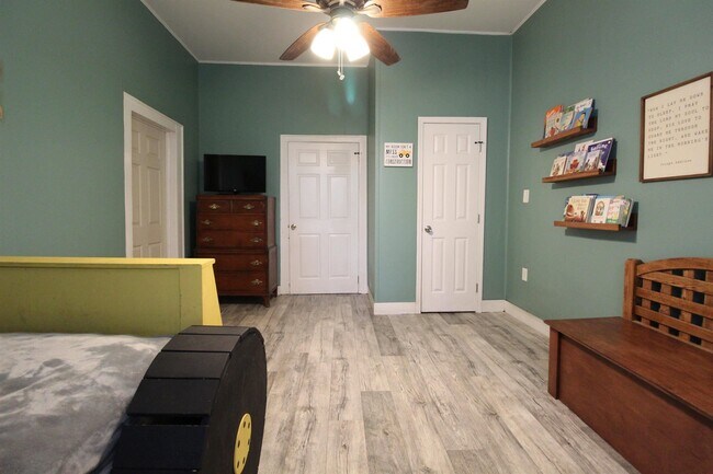 Building Photo - 6171 Collins St NE