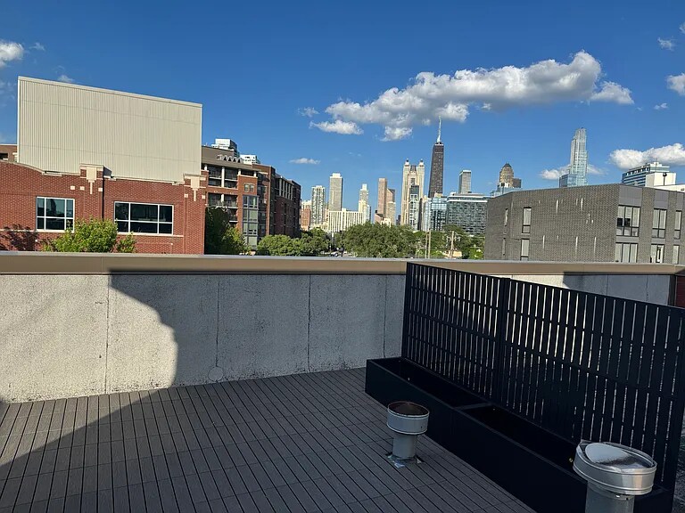 Building Photo - 1002 N Crosby St