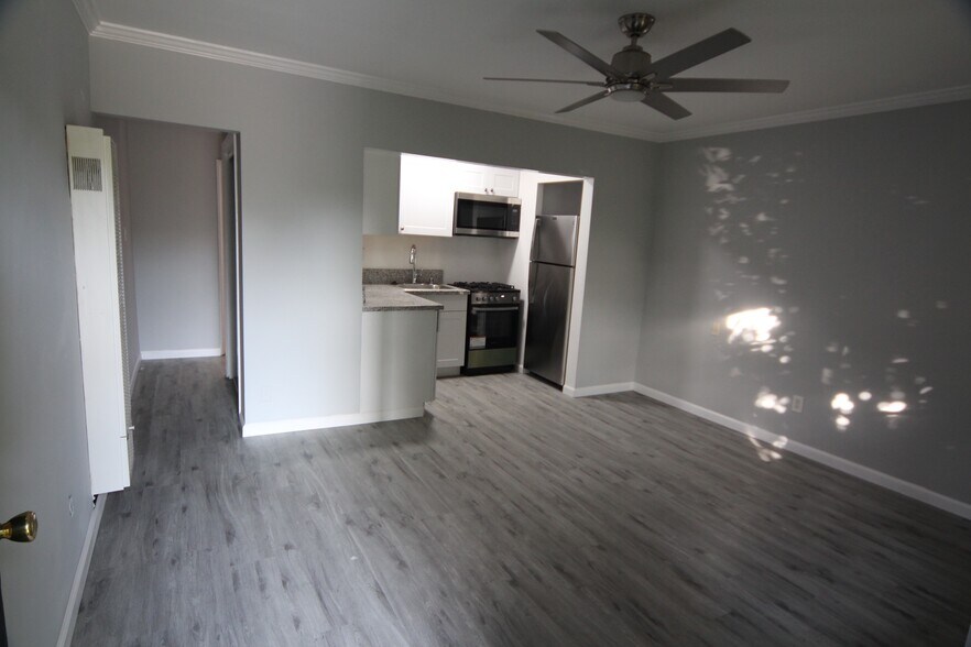 Building Photo - 10054 Culver Blvd