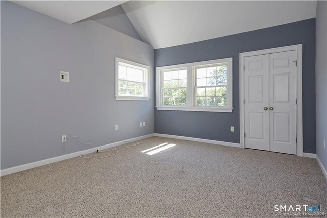 Building Photo - 160 E Elm St