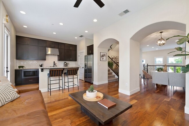 Building Photo - 3 bedroom | 2.5 bathroom | Crocker Village Brownstone