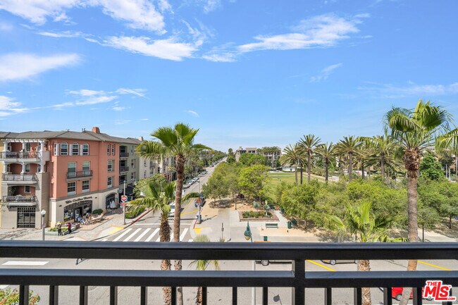 Building Photo - 6020 S Seabluff Dr