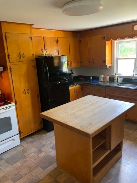Building Photo - 106 Tripp Hollow Rd