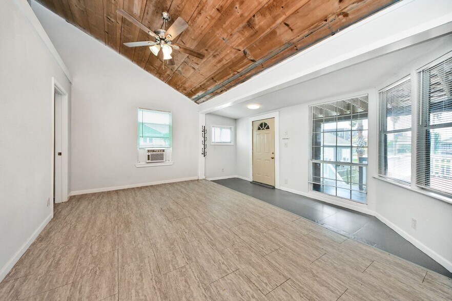 Building Photo - 814 Broadway Avenue J