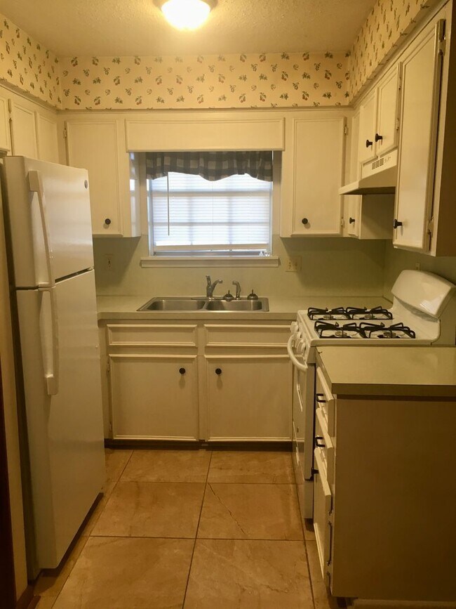 Building Photo - Sherwood rental!