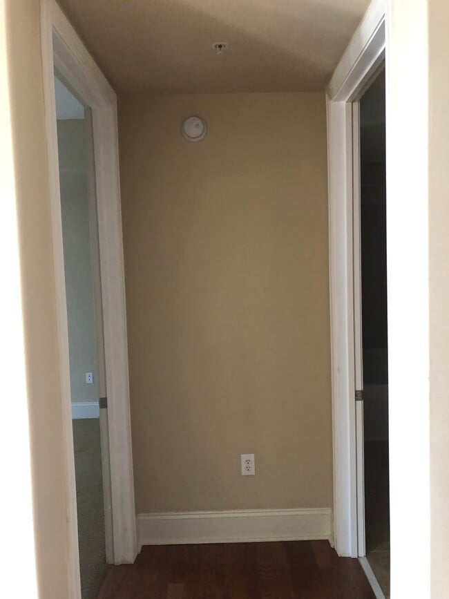 Building Photo - 4625 Piedmont Row Dr