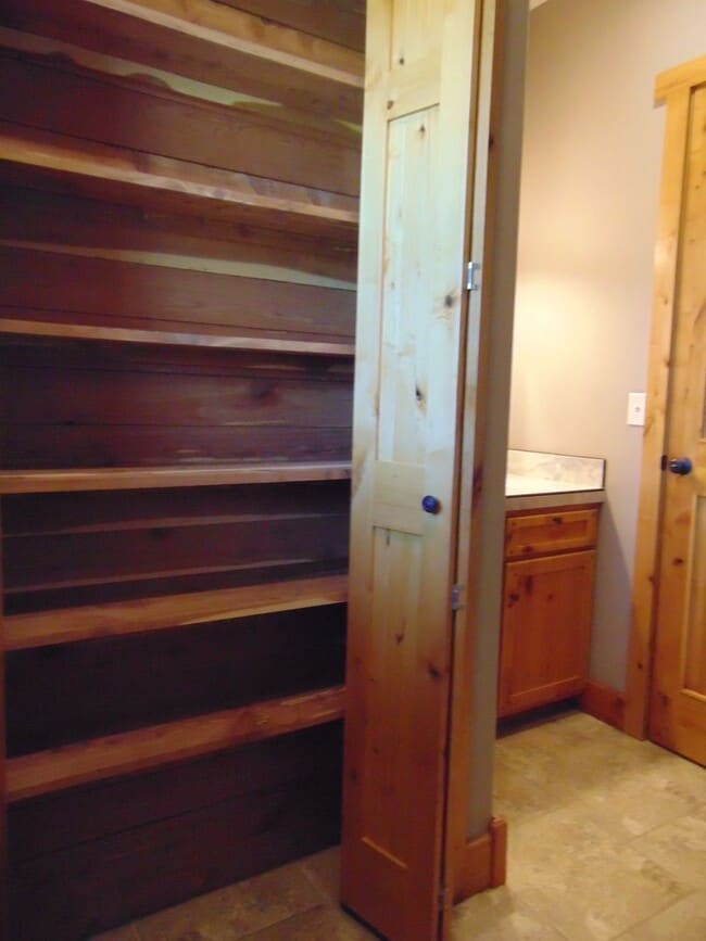 Building Photo - Majestic 3 Bed Mid MO Ranch!