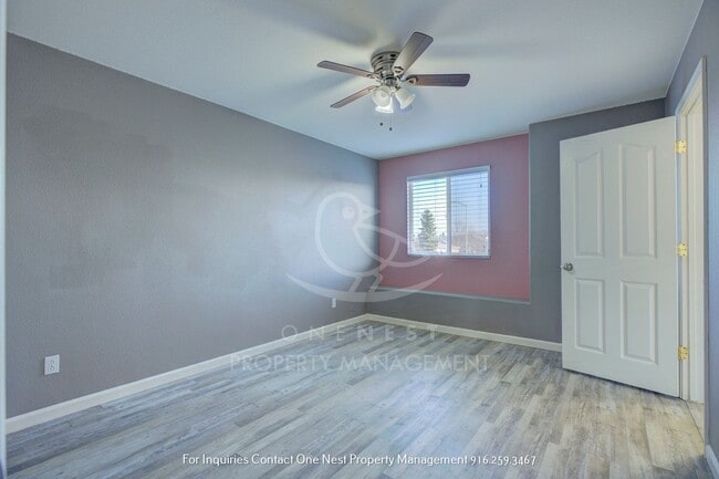 Building Photo - 4 Bedroom, 2 bathroom, 2 car garage