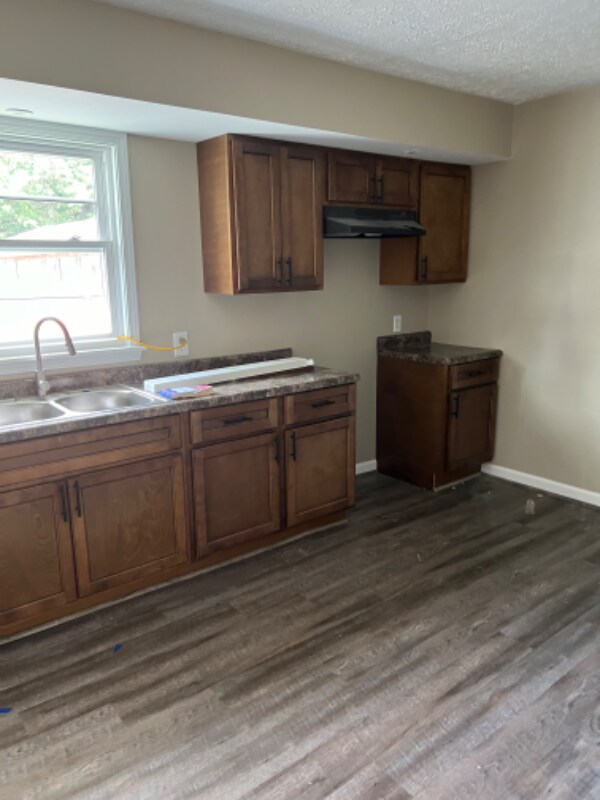 Building Photo - 240 English Ave