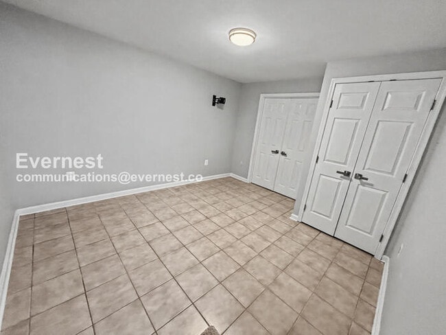 Building Photo - 10401 Bristol Ct