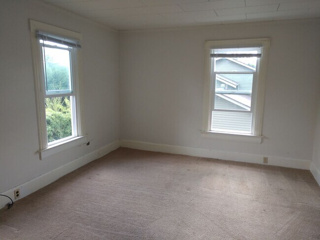 Building Photo - 2228 Yew St