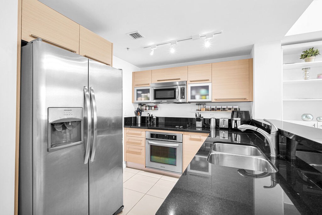Building Photo - 244 Biscayne Blvd