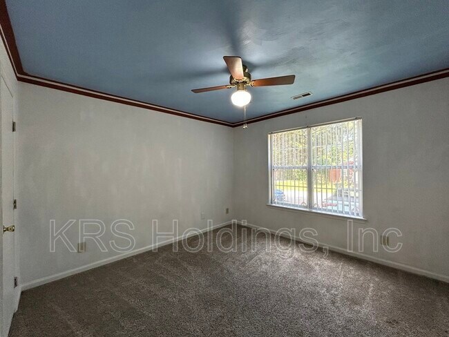 Building Photo - 284 Burnetts Way