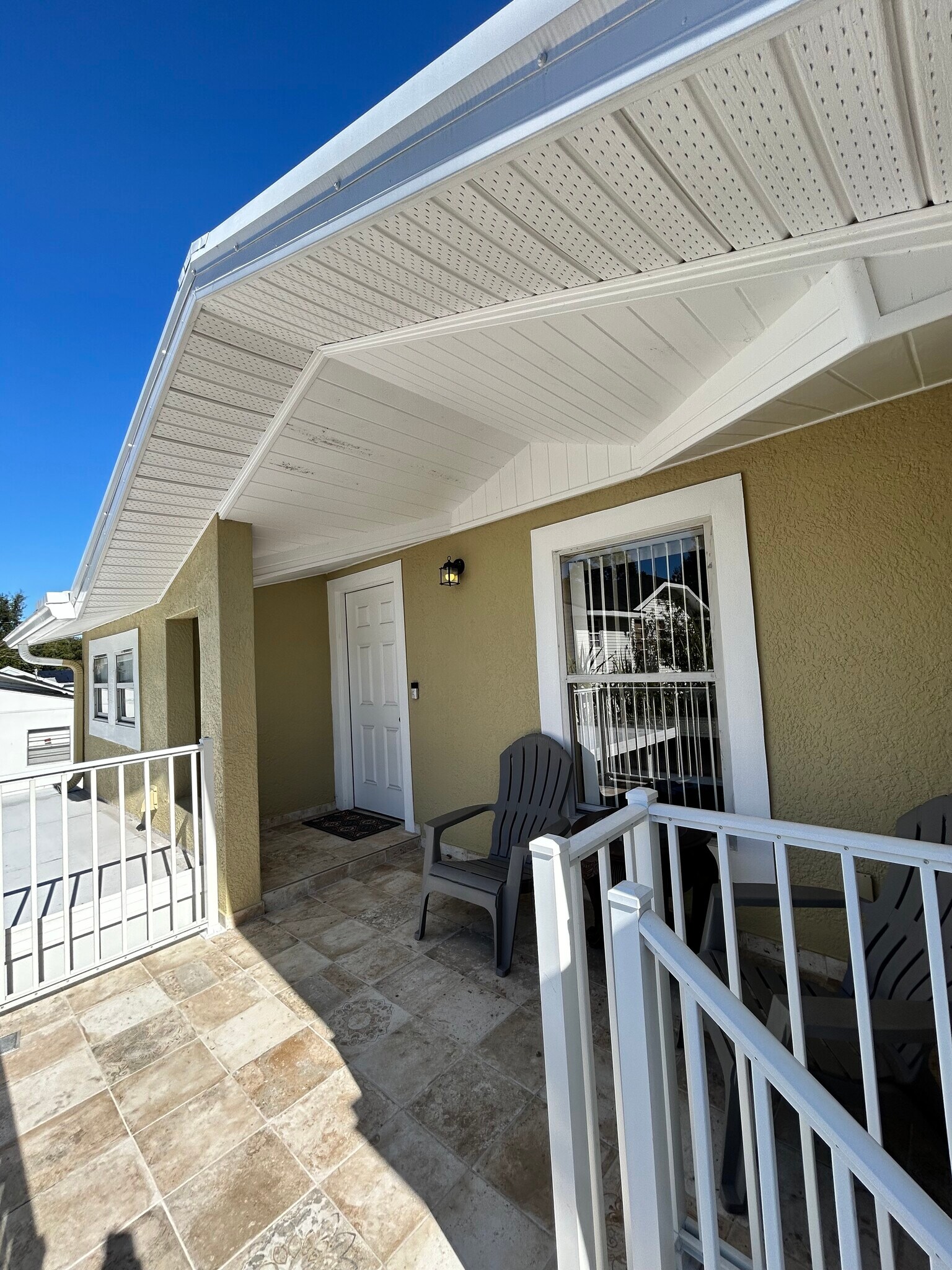 Building Photo - 203 W Crest Ave