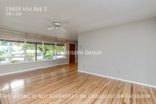 Building Photo - Beautifully updated 3 bed/1.75 bath in Des...