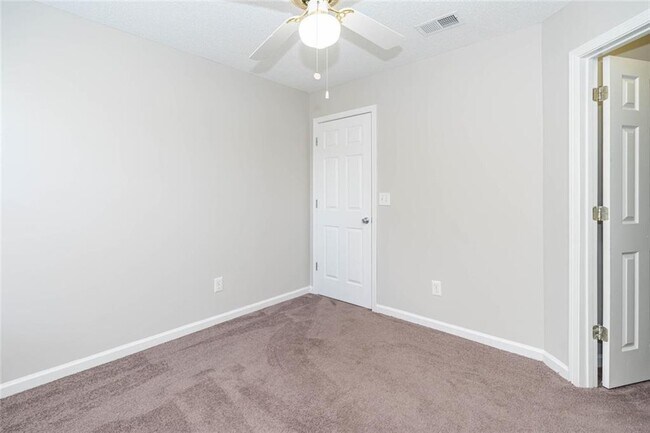 Building Photo - 3272 Peach Ct