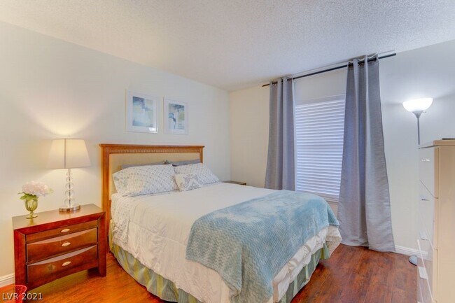 Building Photo - 6261 W La Palma Pkwy