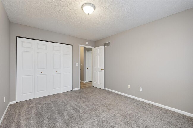 Building Photo - 2636 Villa Park Dr