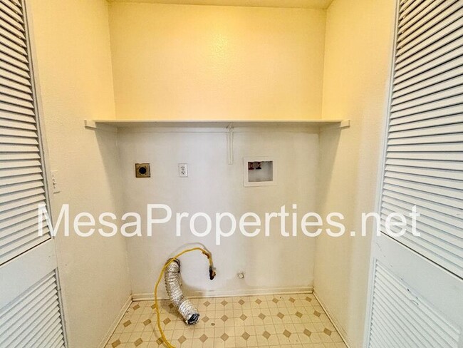 Building Photo - 13784 Brynwood St