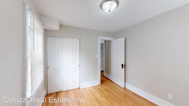 Building Photo - 4 br, 2 bath House - 1116 Locust St