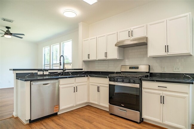 Building Photo - 16327 Woma Ct