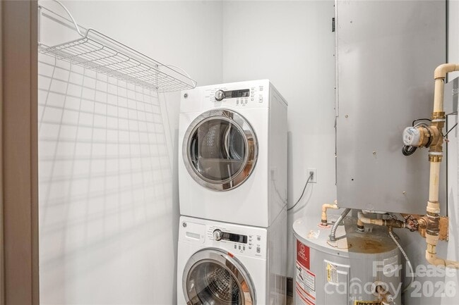 Building Photo - 2200 Lyndhurst Ave