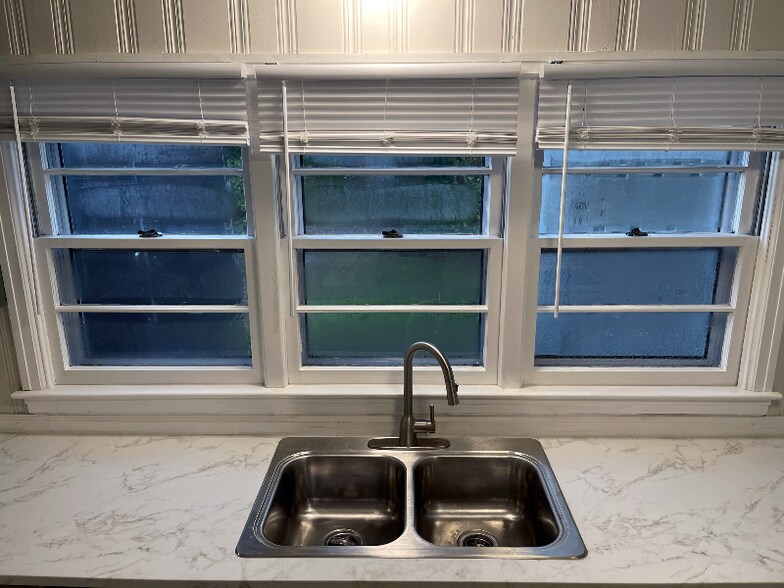 Building Photo - 657 Wildwood Rd