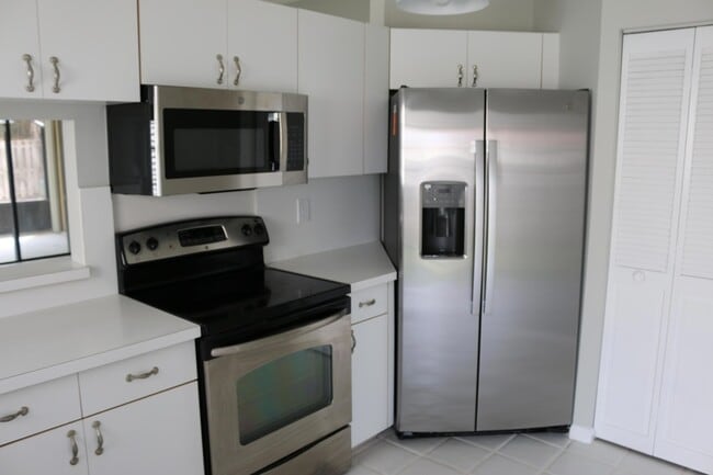 Building Photo - 2668 La Lique Cir