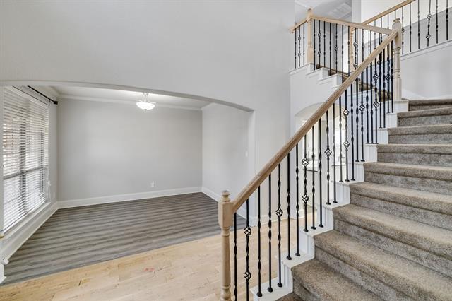 Building Photo - 5629 Hampshire Dr