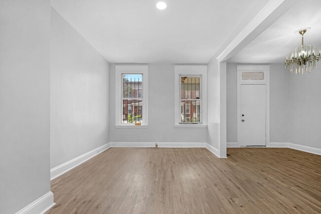 Building Photo - 4 Bedroom 2 Bathroom in Lower Edmondson Village