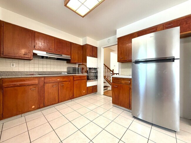 Building Photo - 511 E Panama Dr