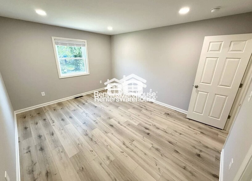 Building Photo - 7101 W 69th St