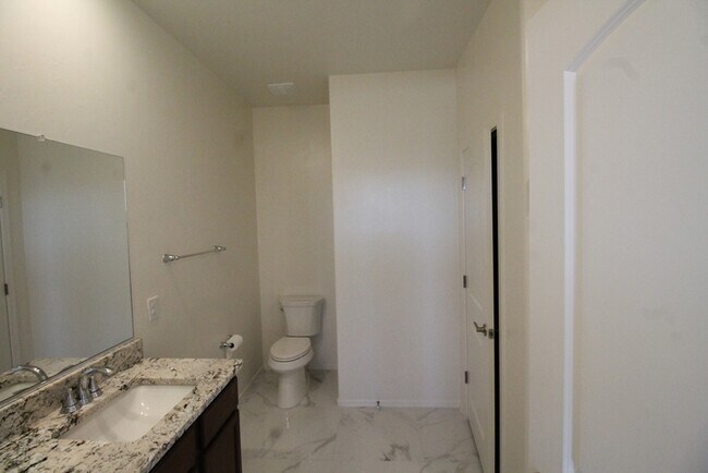 Building Photo - 5523 W Monterey Dr